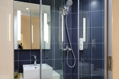 bathroom shower glass partition