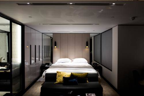 Six Bedroom Interior Design Ideas You Can Try - One Day Glass