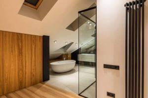 bathtub glass door installation