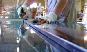 how to cut glass